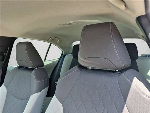 Used 2022 Toyota Corolla LE FWD image 15