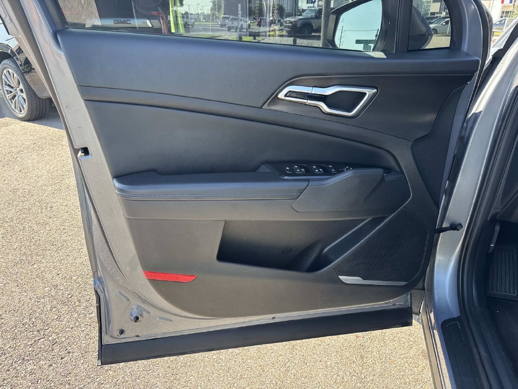Used 2024 Kia Sportage EX FWD image 19