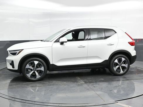 New 2025 Volvo XC40 B5 Core w/ Protection Package Premier image 6