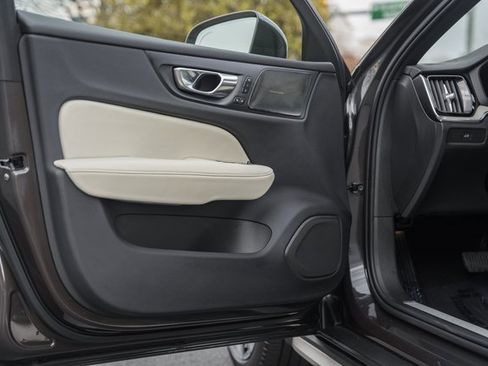 Used 2024 Volvo V60 B5 Cross Country Ultimate w/ Protection Package Premier image 38