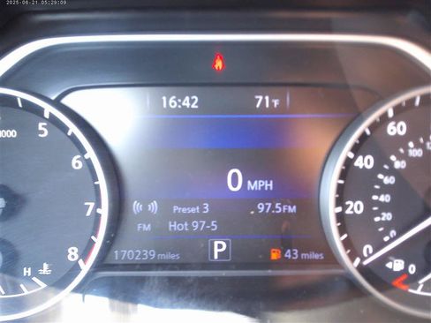 Used 2019 Nissan Murano S AWD/4WD image 12