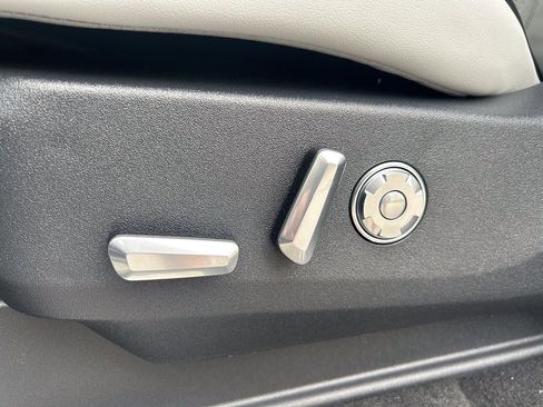 New 2026 Lincoln Navigator Black Label AWD/4WD image 12