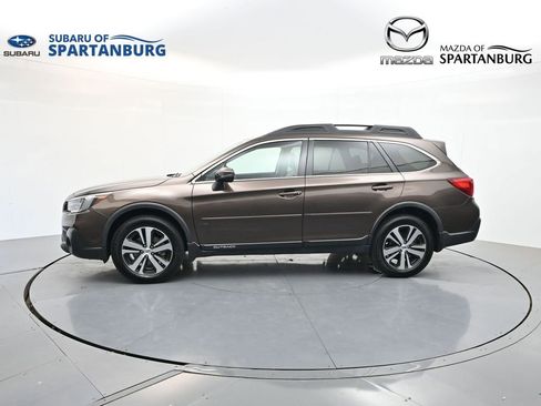Used 2019 Subaru Outback 3.6R Limited w/ Popular Package #2 AWD/4WD image 4