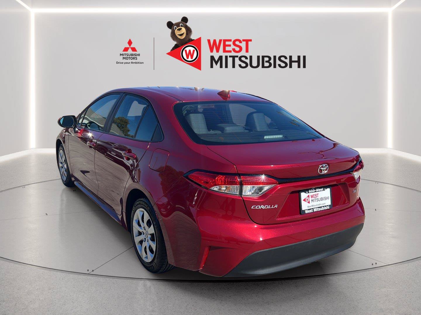 Used 2025 Toyota Corolla LE FWD image 4