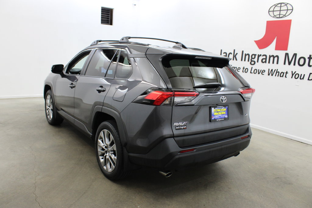 Used 2025 Toyota RAV4 XLE Premium w/ Weather Package FWD image 3