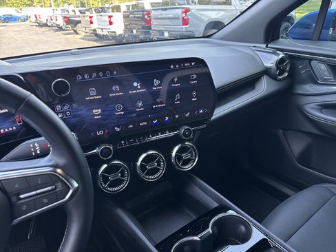 Used 2024 Chevrolet Blazer EV LT AWD/4WD image 22