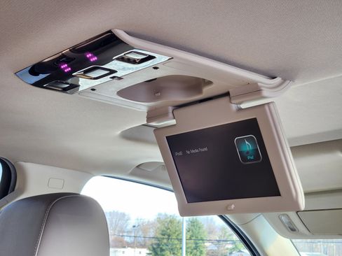 Used 2019 Chevrolet Tahoe Premier image 16