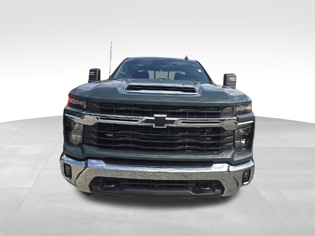 Used 2026 Chevrolet Silverado 2500 LT AWD/4WD image 3