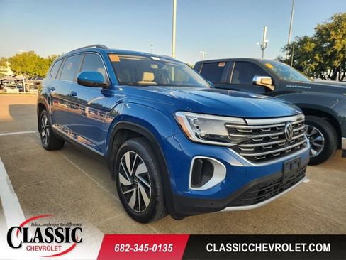 Used 2025 Volkswagen Atlas SEL AWD/4WD image 1