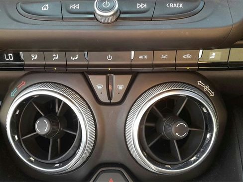 Used 2018 Chevrolet Camaro SS image 27