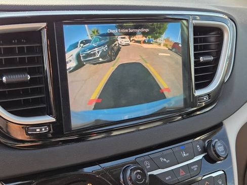 Used 2024 Chrysler Pacifica Touring-L FWD image 23