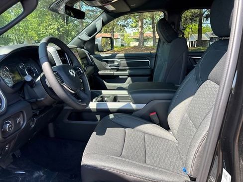 New 2026 RAM 1500 4x4 Crew Cab image 6