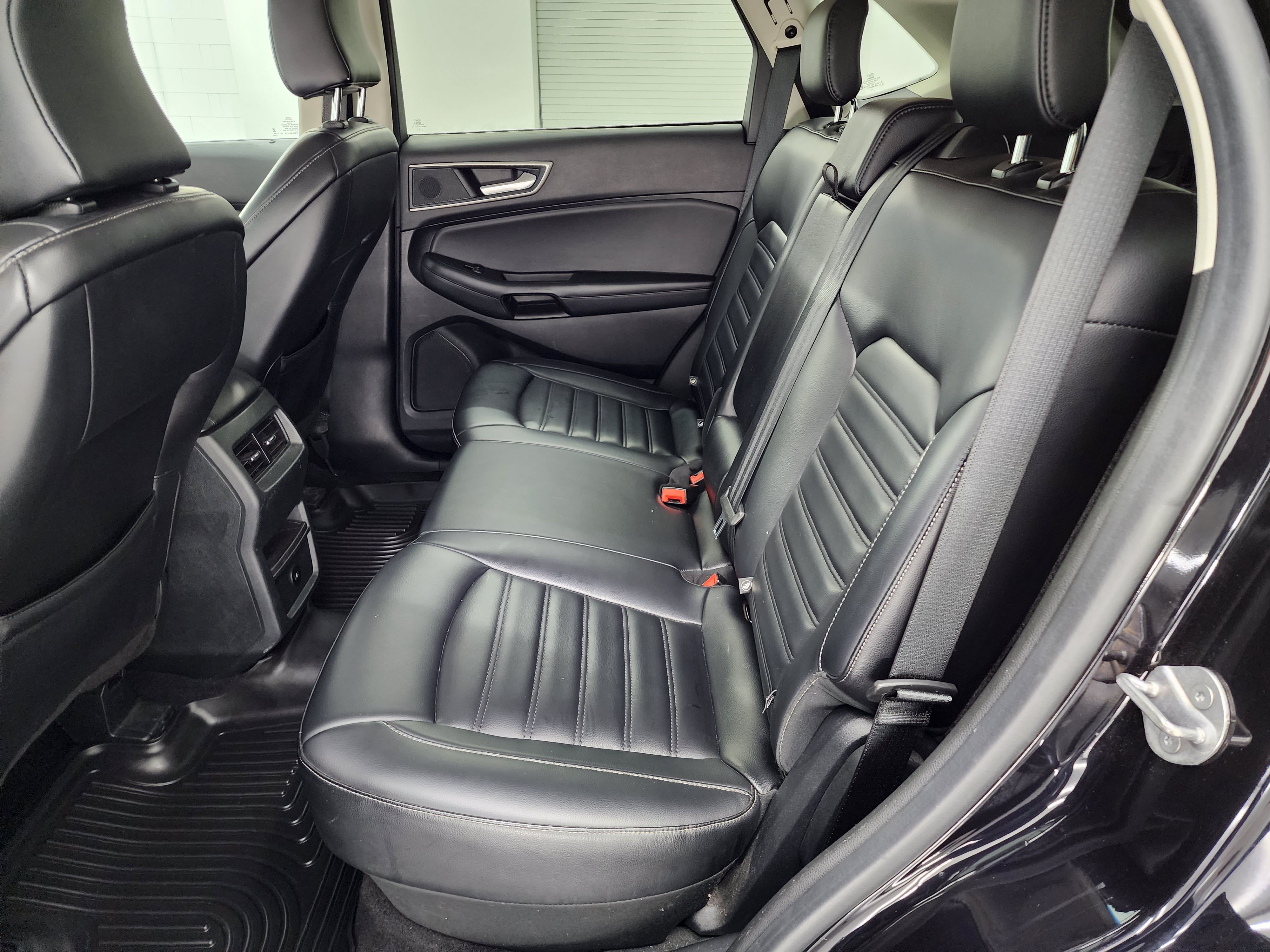 Used 2024 Ford Edge SEL AWD/4WD image 9