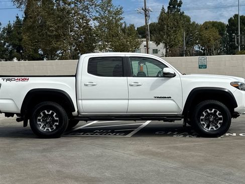 Used 2023 Toyota Tacoma TRD Off-Road w/ Black Out Package (TMS) AWD/4WD image 6