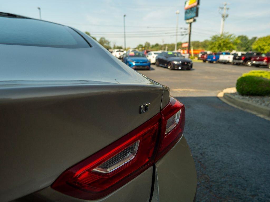 Used 2024 Chevrolet Malibu LT FWD image 9