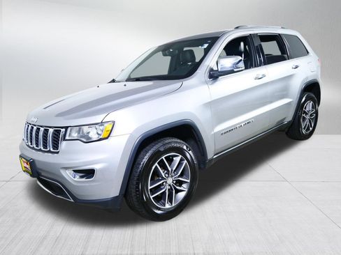 Used 2018 Jeep Grand Cherokee Limited w/ Trailer Tow Group IV AWD/4WD image 3