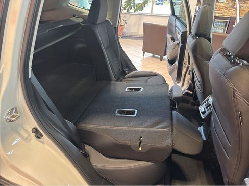 Used 2023 Subaru Forester Premium AWD/4WD image 38