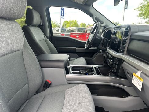 New 2025 Ford F250 XLT w/ Black Appearance Package image 30