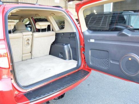 Used 2009 Toyota RAV4 Limited AWD/4WD image 39
