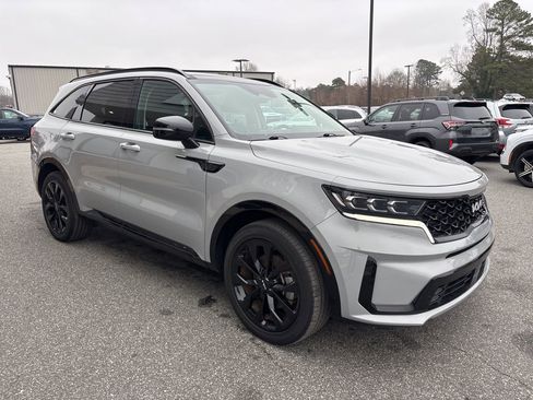 Used 2022 Kia Sorento SX image 9