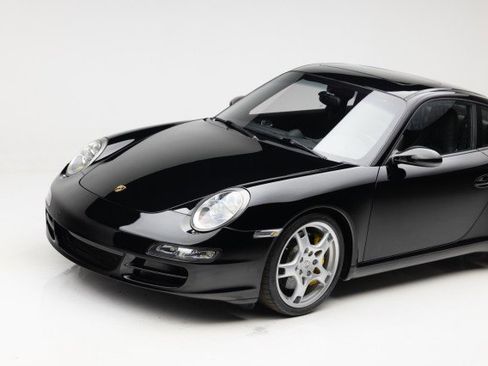 Used 2005 Porsche 911 Carrera S image 25