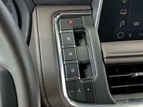 Certified 2024 GMC Yukon XL SLT image 33