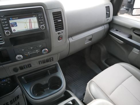 Used 2019 Nissan NV 3500 SL w/ Navigation Package image 9