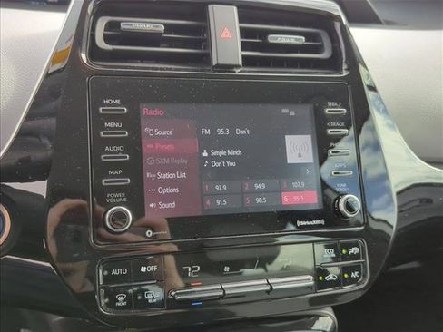 Used 2021 Toyota Prius XLE image 19