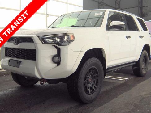 Used 2015 Toyota 4Runner SR5 AWD/4WD image 1