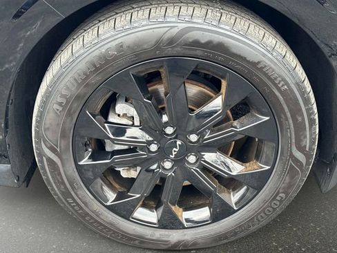 Used 2024 Kia Carnival SX Prestige image 9