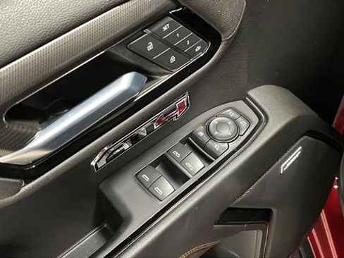 Used 2022 GMC Sierra 1500 AT4 w/ AT4 Premium Package image 3