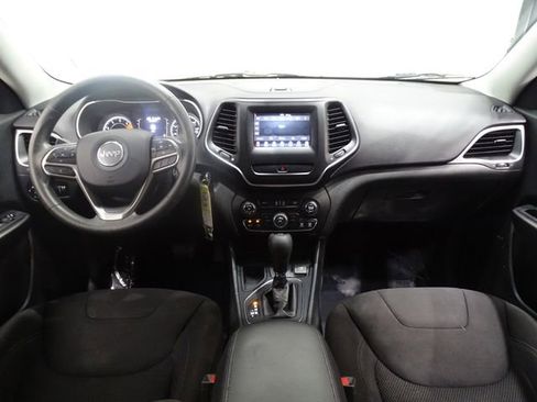 Used 2019 Jeep Cherokee Latitude w/ Popular Appearance Group FWD image 28