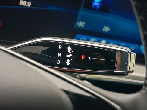 Certified 2025 Cadillac Lyriq Luxury image 25