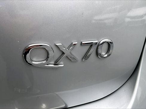 Used 2016 INFINITI QX70 w/ Premium Package image 10