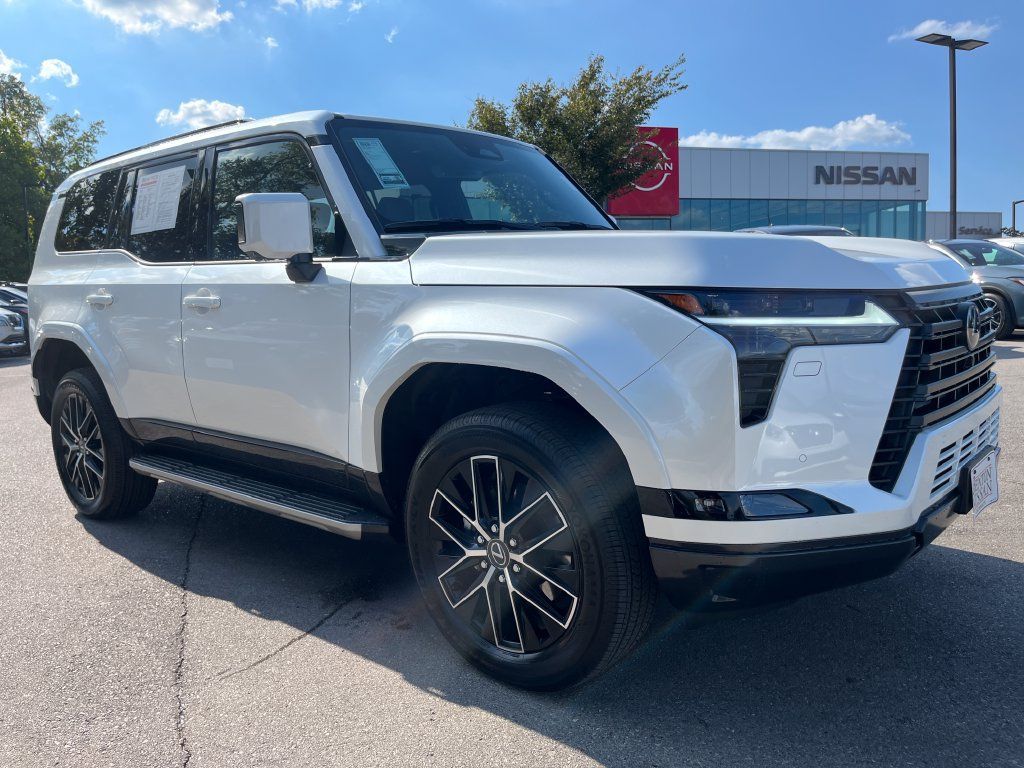 Used 2026 Lexus GX 550 w/ Accessory Package (2T) AWD/4WD image 3