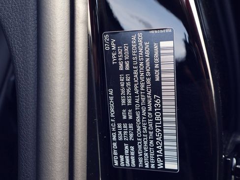 New 2026 Porsche Macan image 29