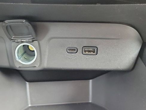 Used 2025 Chevrolet Trax LT w/ Driver Confidence Package FWD image 28
