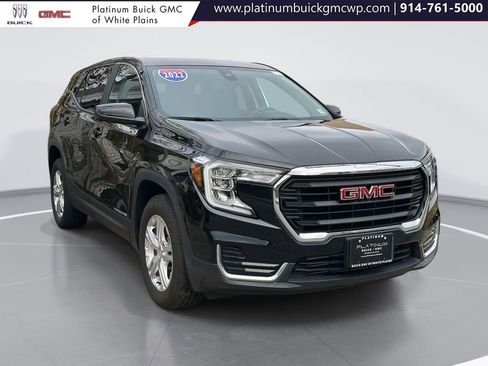 Used 2022 GMC Terrain SLE image 4