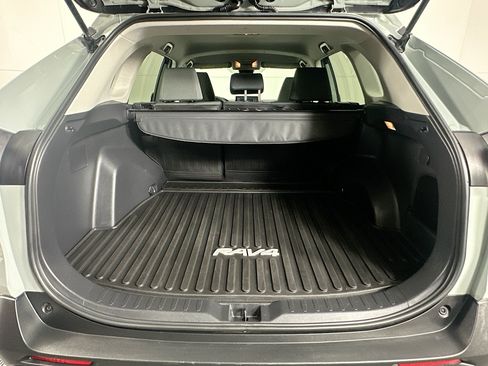 Used 2021 Toyota RAV4 XLE FWD image 28