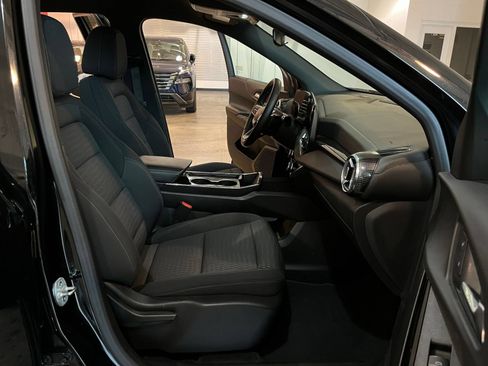 Used 2025 Chevrolet Equinox LT FWD image 37