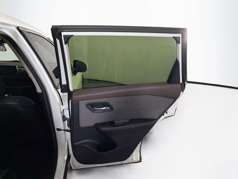 Used 2023 Nissan Rogue SV AWD/4WD image 27