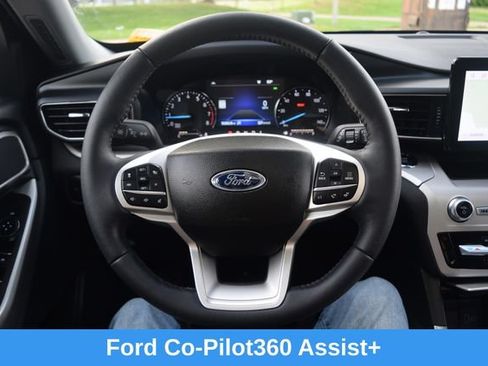 Used 2023 Ford Explorer XLT w/ Equipment Group 202A AWD/4WD image 4