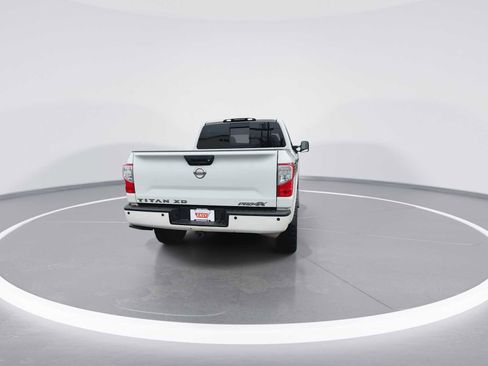 Used 2017 Nissan Titan PRO-4X image 7