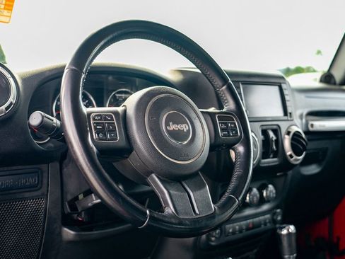 Used 2014 Jeep Wrangler Unlimited Rubicon w/ Dual Top Group image 14