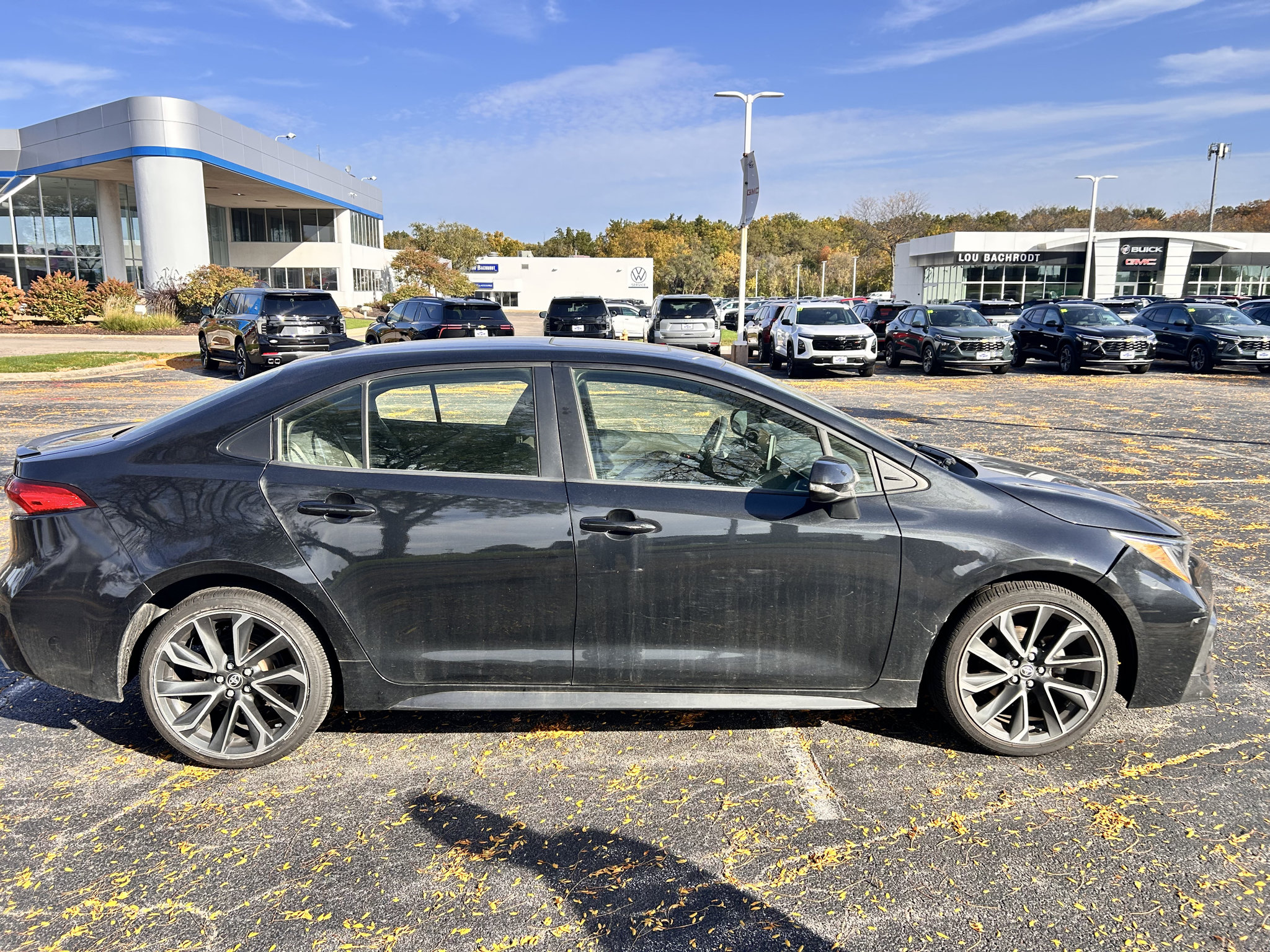 Used 2021 Toyota Corolla SE w/ SE Premium Package FWD image 5
