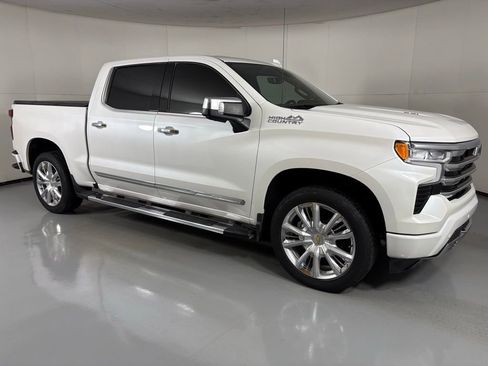 Used 2024 Chevrolet Silverado 1500 High Country w/ High Country Premium Package image 11
