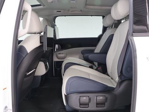 Used 2025 Kia Carnival SX Prestige FWD image 31