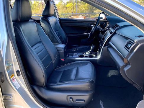 Used 2016 Toyota Camry XLE image 8