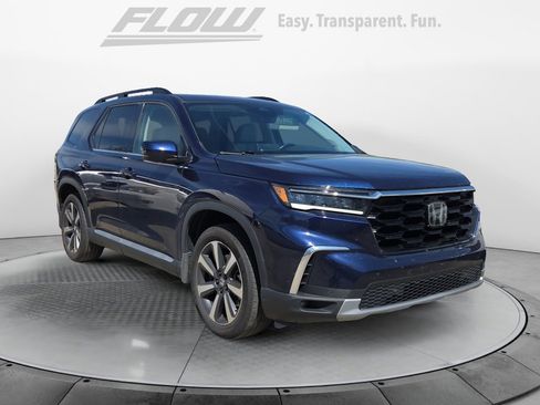 Used 2023 Honda Pilot Touring image 1