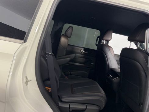 Used 2025 Nissan Armada SL w/ Captain's Chari Seat Package image 33